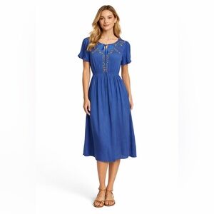 💐NWT! Hayden LA Embroidered Dress